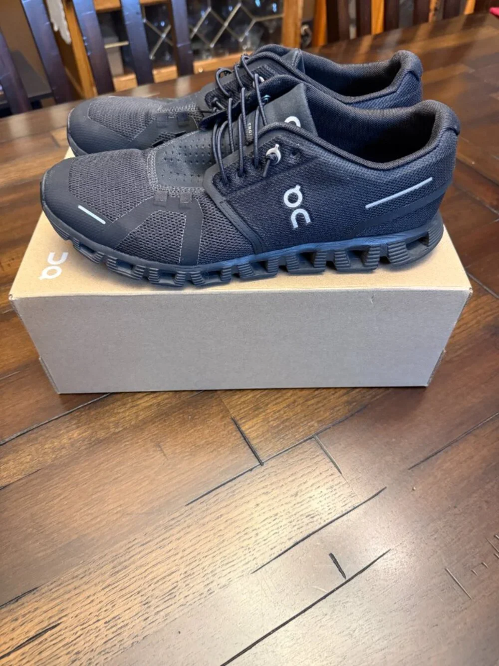 On Running Cloud 5 Women's Shoes Size 11 Black on Black